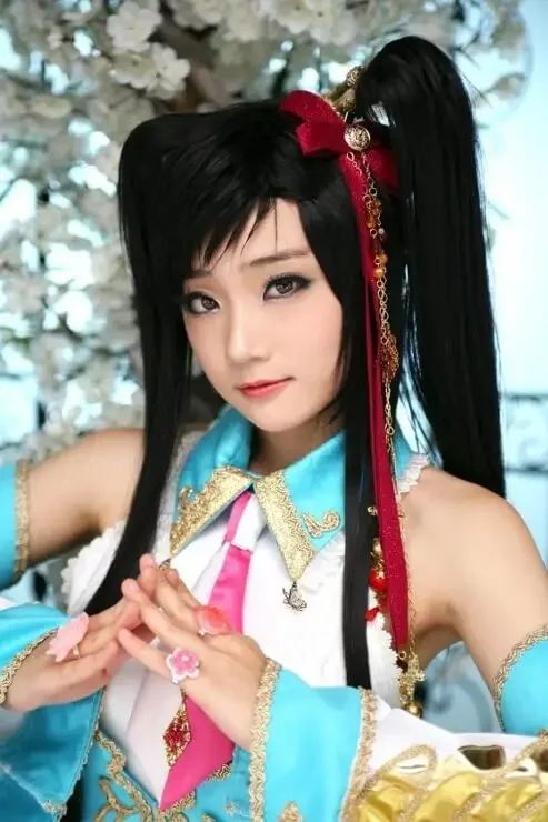 Aza Miyuko 1 21 Best Female Cosplayers To Check Out!